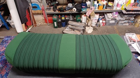 réfection du dossier banquette d'une voiture