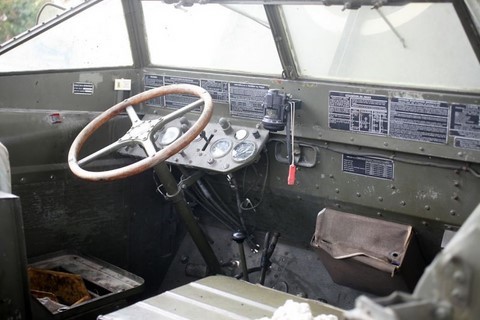 Le tableau de bord du DUKW