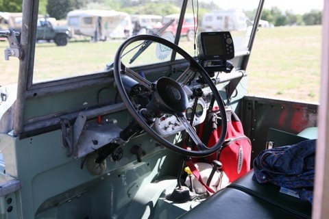 L'intérieur se motre très rustique