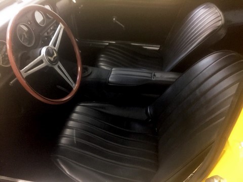 Un habitacle de bon simple