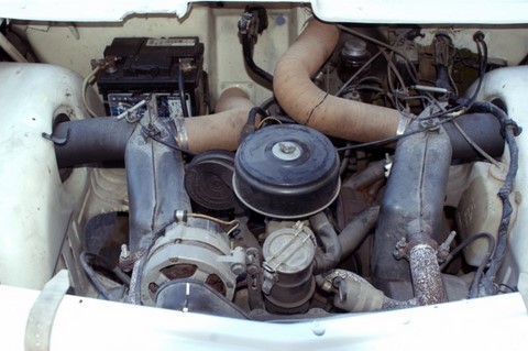 moteur essence bicylindre à plat ( 602 cm³ )